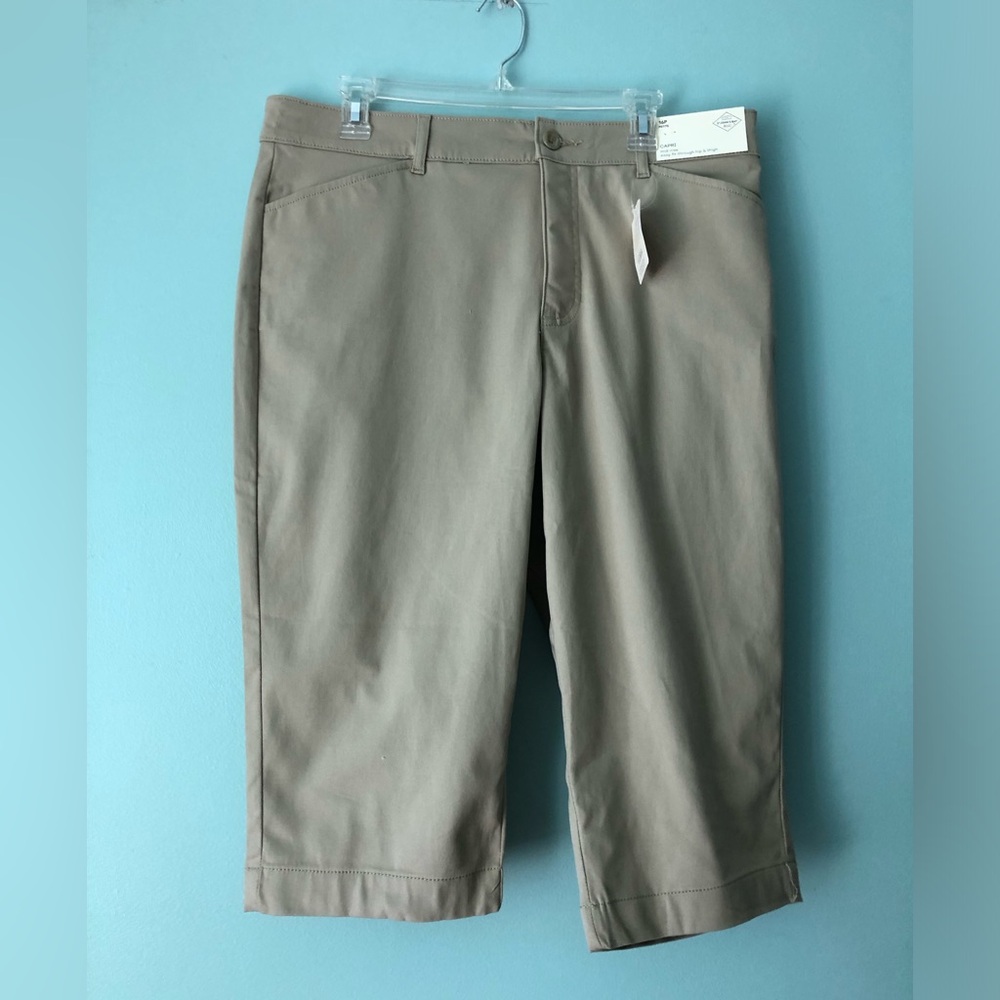 NWT St. John’s Bay Capri Pant